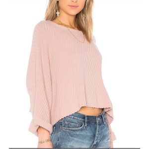 FREE PEOPLE I can’t wait. Dusty rose cropped oversized sweater.